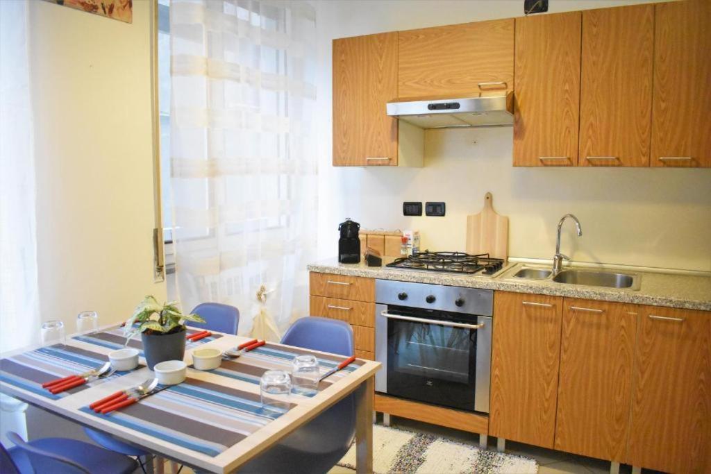Guest House Manzoni โกโม ภายนอก รูปภาพ